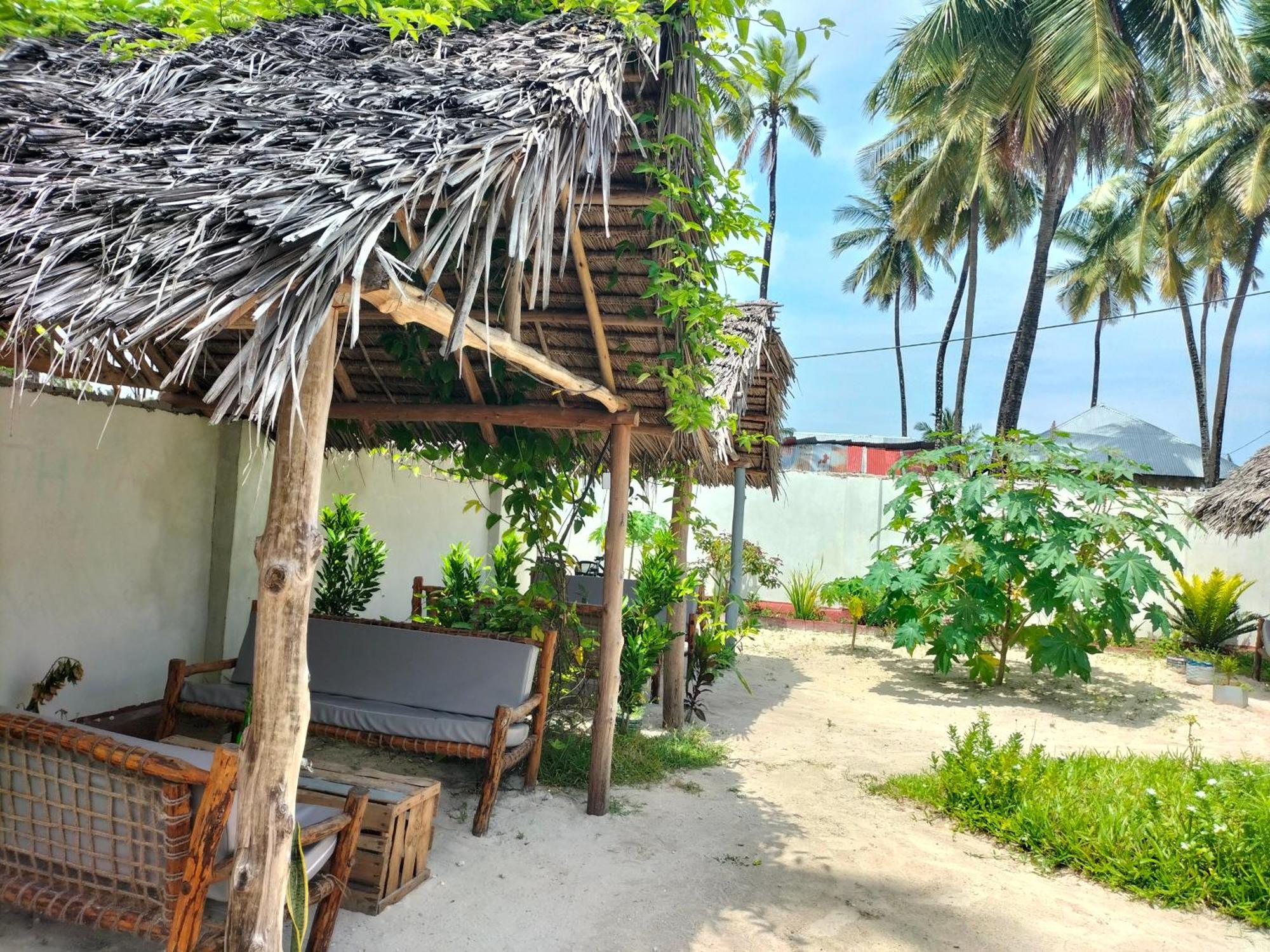 Mambo Leo Hostel Paje Exterior foto